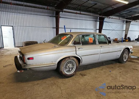 1979 Jaguar Xj Series z USA, uszkodzony, nr VIN JBVLX49C109162